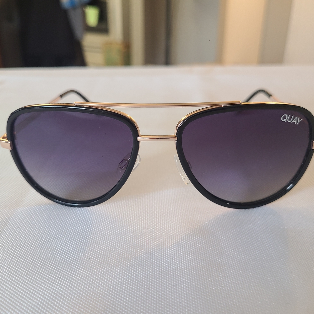 Quay Aviator Sunglasses - Black Frame with Gradient Purple Lenses